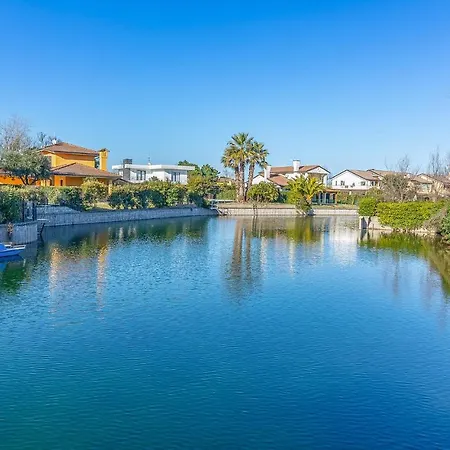 Holiday Albarella Ro 11 Holiday home *