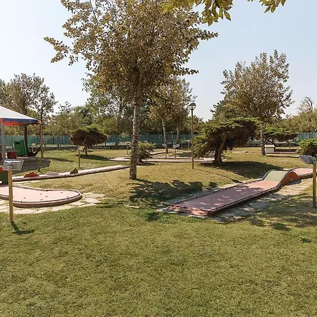 Holiday Albarella Ro 11 Holiday home *