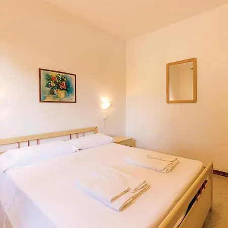 Holiday Albarella Ro 11 *